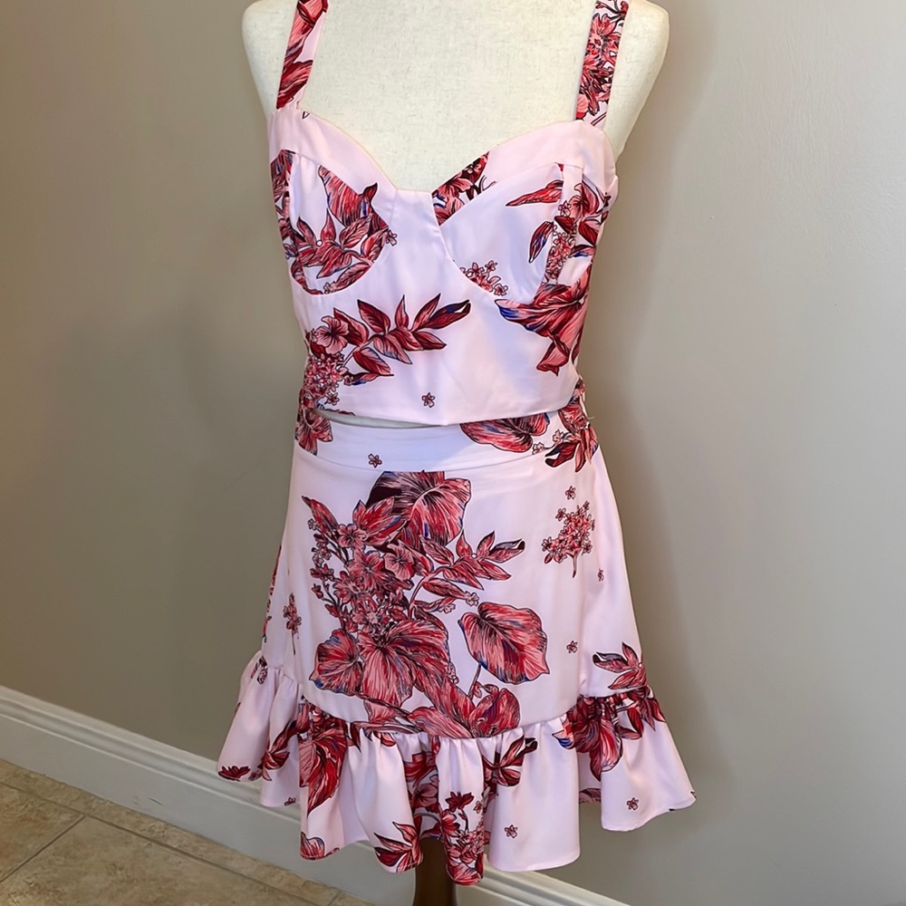 Two pieces floral set